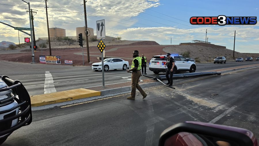 Bullhead City Truck Pulling Trailer Knocks - Code3News