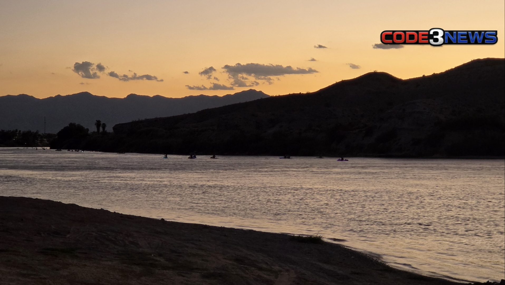 Bullhead City Bullhead City Glow Paddle - Code3News